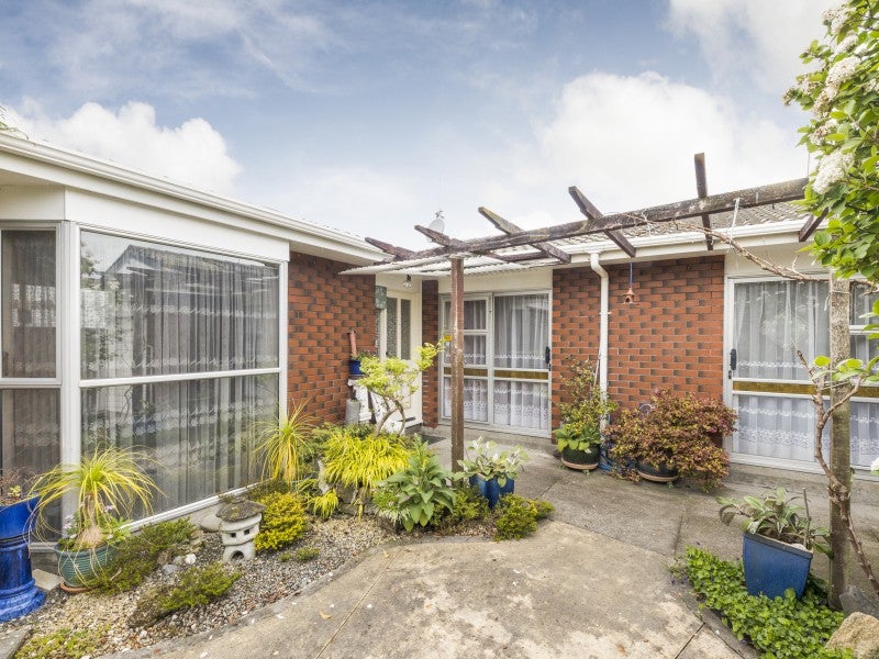 17A Hillcrest Drive, Kelvin Grove, Palmerston North - Carousel 1
