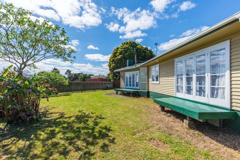 9 Fulton Crescent, Otara, Auckland - Carousel 2