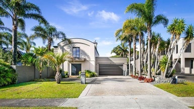 13 Seacrest Drive, West Harbour, Auckland - Carousel 1