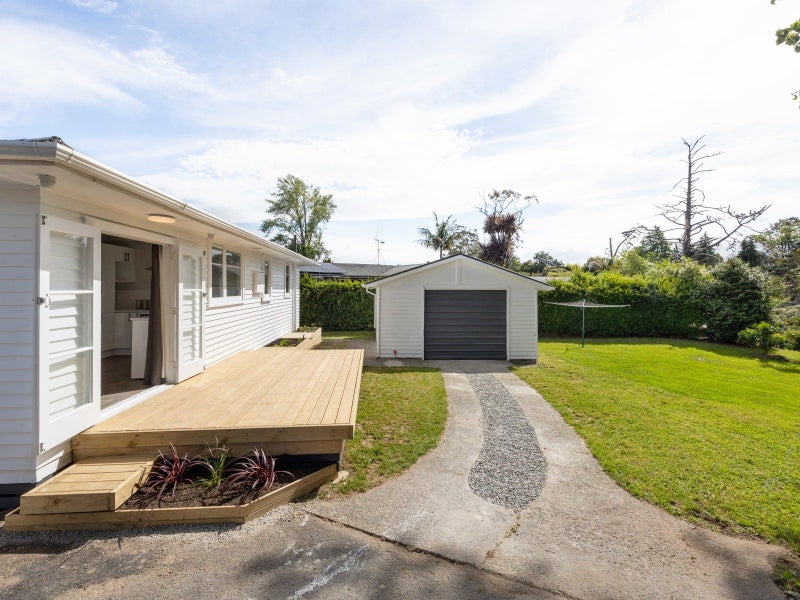 11 Keitha Place, Glenview, Hamilton - Carousel 2