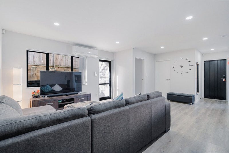 1 Kohuora Lane, Papatoetoe, Auckland - Carousel 2