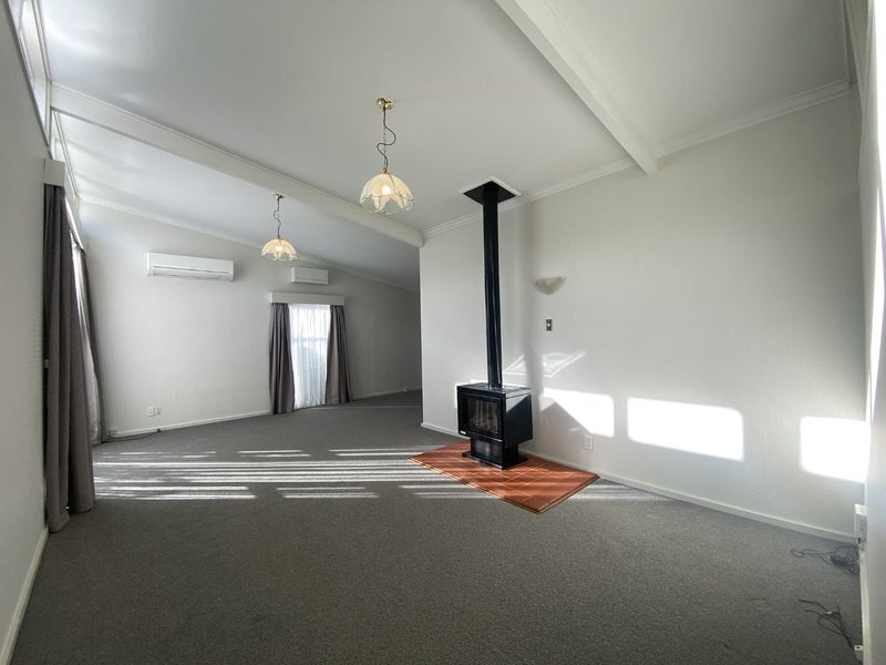 56 Dowse Drive, Maungaraki, Lower Hutt - Carousel 2