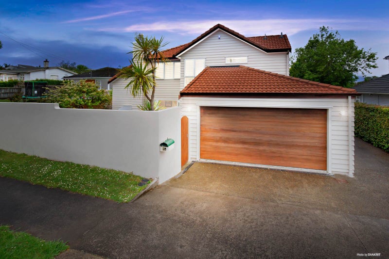 19 Dallinghoe Crescent, Milford, Auckland - Carousel 1