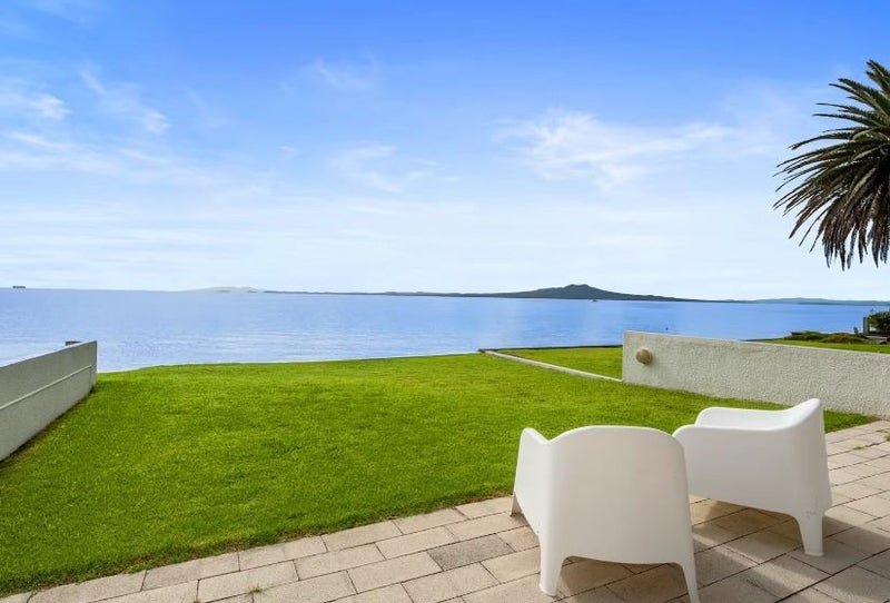 1/15 Craig Road, Milford, Auckland - Carousel 1