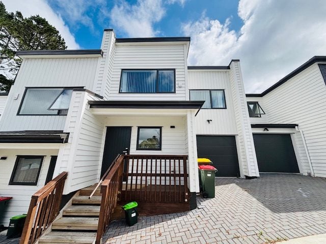 89B Oreil Avenue, West Harbour, Auckland - Carousel 1