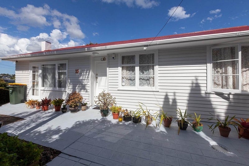15 McIlroy Avenue, Hillsborough, Auckland - Carousel 2