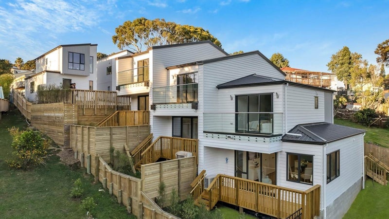 8E Jenanne Place, Totara Vale, Auckland - Carousel 1