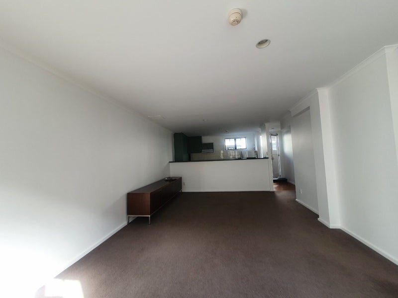 5C/8 Farnham Street, Parnell, Auckland - Carousel 2