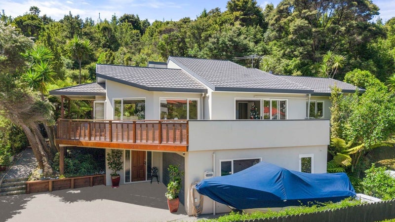 9 Helen Ryburn Place, Torbay, Auckland - Carousel 1