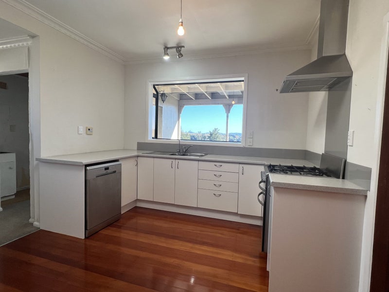 90 Forest Lake Road, Forest Lake, Hamilton - Carousel 2