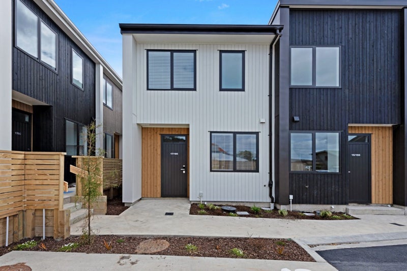 17/166 Queens Drive, Lyall Bay, Wellington - Carousel 1