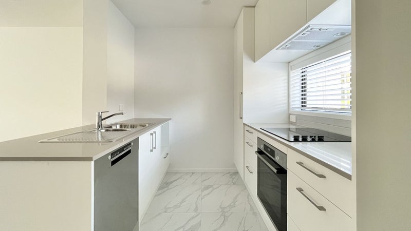 3/3 Fairdale Place, Birkdale, Auckland - Carousel 2