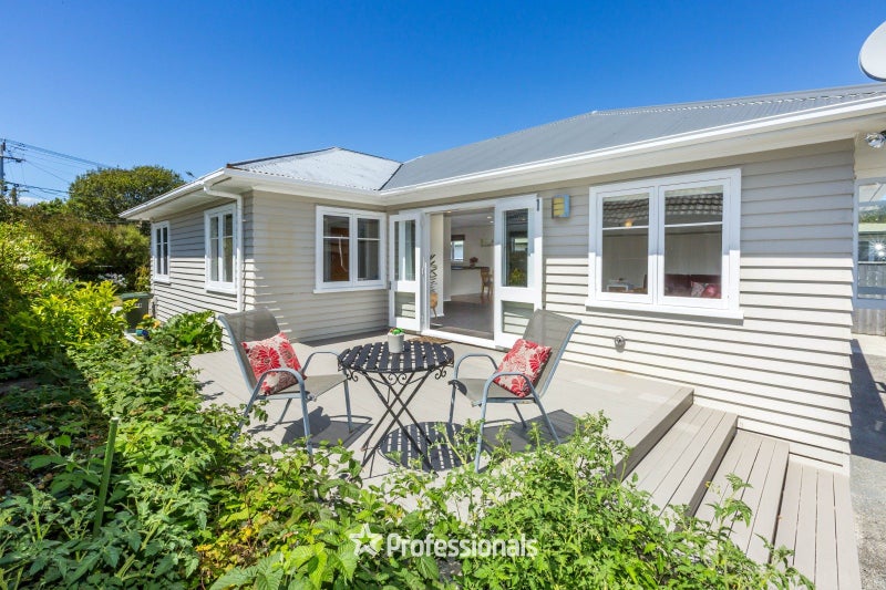 30 John Street, Trentham, Upper Hutt - Carousel 1
