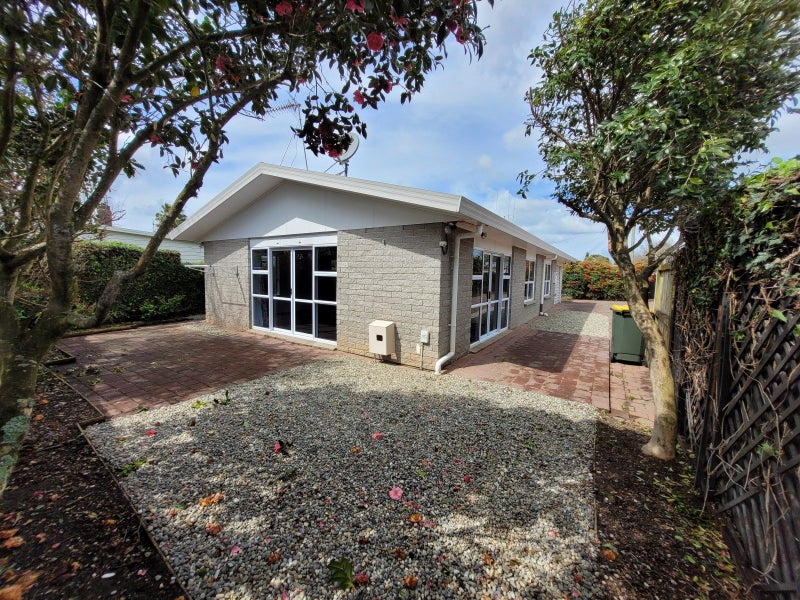 168B Clyde Street, Hamilton East, Hamilton - Carousel 1