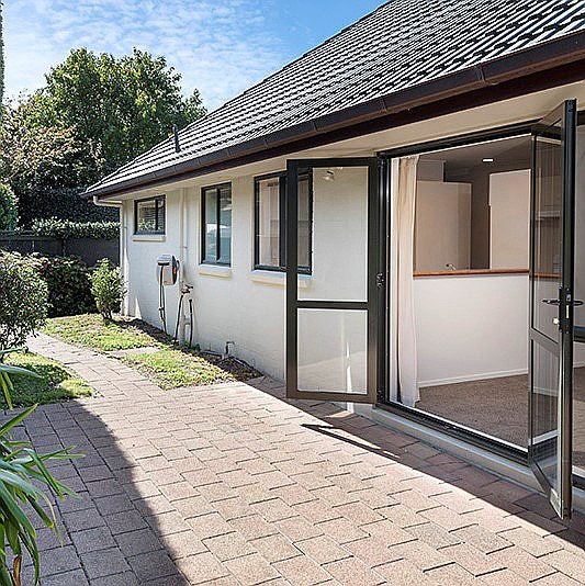 23 Oakwood Grove, Eastern Beach, Auckland - Carousel 10