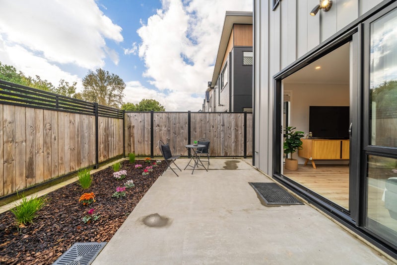 15 Raeble Walkington Lane, Wallaceville, Upper Hutt, Wellington - Carousel 2