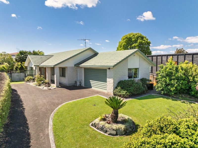 12 Wakefield Drive, Bethlehem, Tauranga - Carousel 1