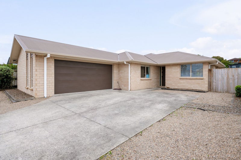 13 Landmark Court, Huntington, Hamilton - Carousel 1