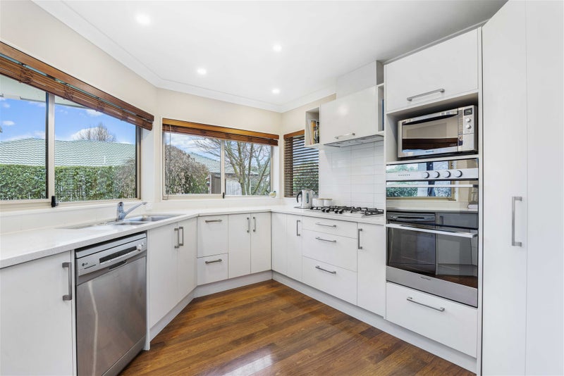 3 Farnah Green, Flagstaff, Hamilton - Carousel 2