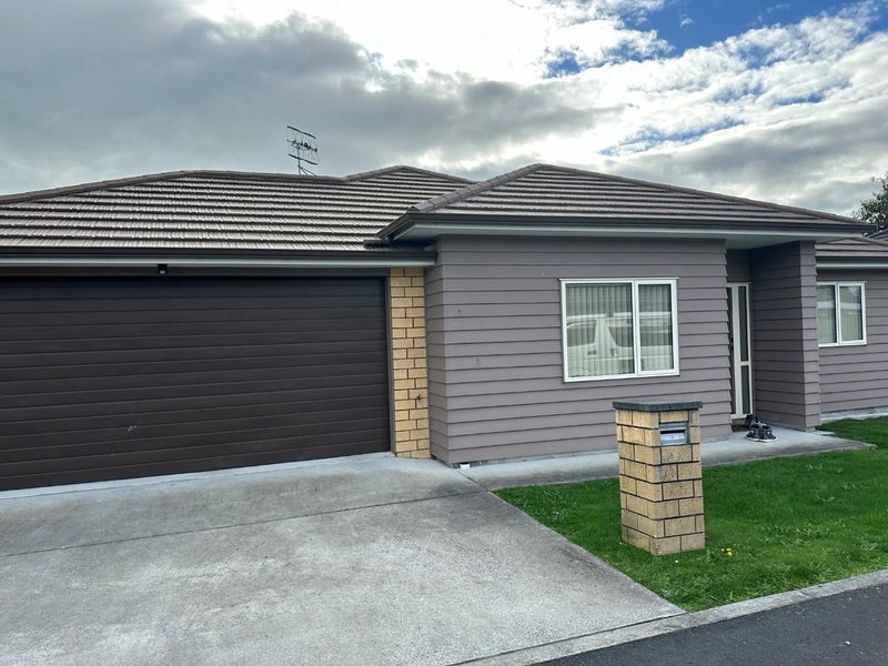 8 Piso Lane, Dinsdale, Hamilton - Carousel 1