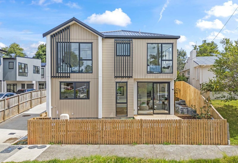9 Sloane Street, Glen Innes, Auckland - Carousel 1