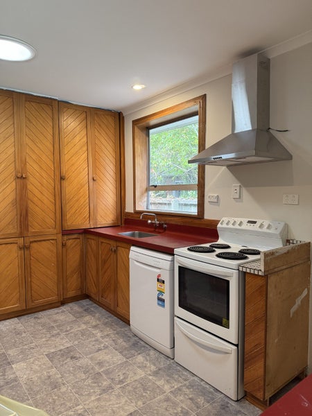 10 Mooray Avenue, Bishopdale, Christchurch - Carousel 2