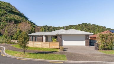 4 Fender Close, Pyes Pa, Tauranga - Carousel 1
