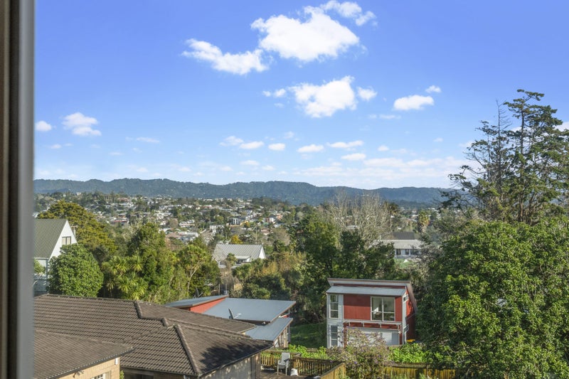 10 Savoy Road, Glen Eden, Auckland - Carousel 2