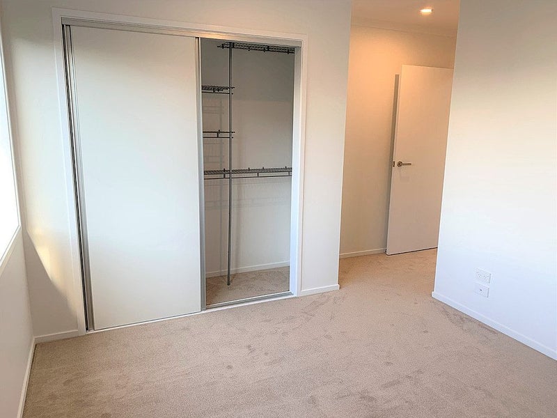 7 Pukewhero Rise, Westgate, Auckland - Carousel 7