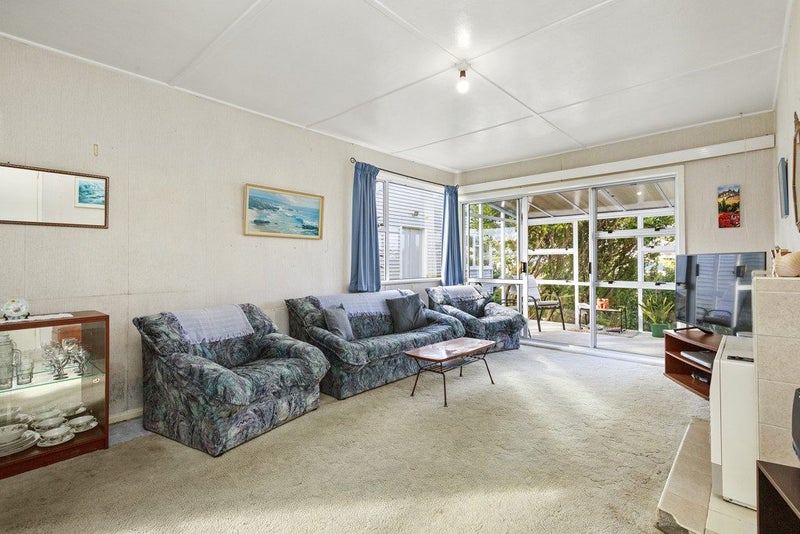 100 Moorefield Road, Johnsonville, Wellington - Carousel 1