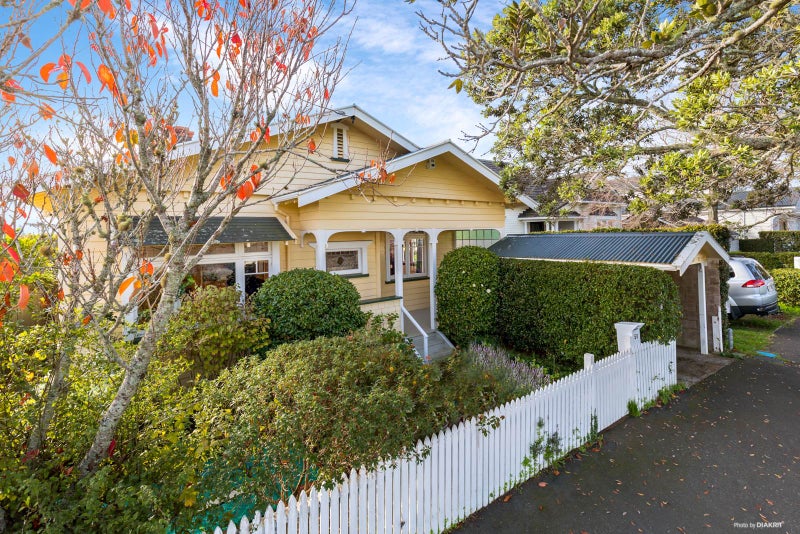 50 Waterview Road, Stanley Point, Auckland - Carousel 1