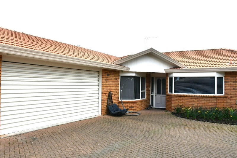 11 Kingsford Mews, Hamilton East, Hamilton - Carousel 2