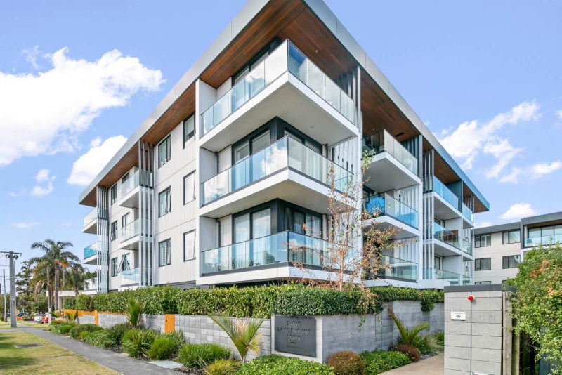 303/8B Lake Pupuke Drive, Takapuna, Auckland - Carousel 1