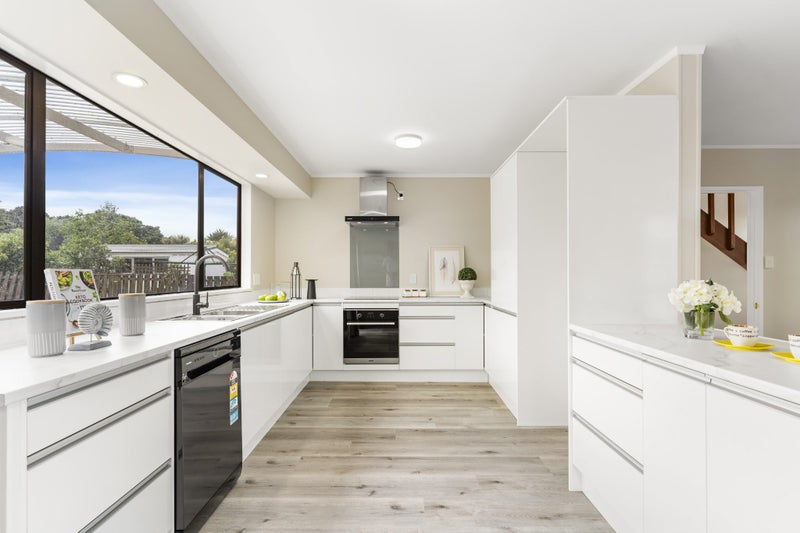 5 Idesia Place, Totara Heights, Auckland - Carousel 2