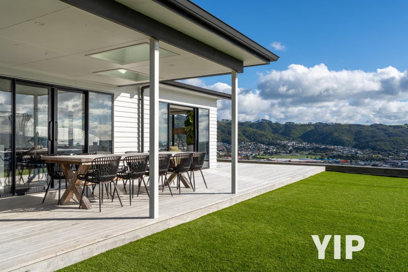 10 Okupe Grove, Aotea, Porirua - Carousel 2