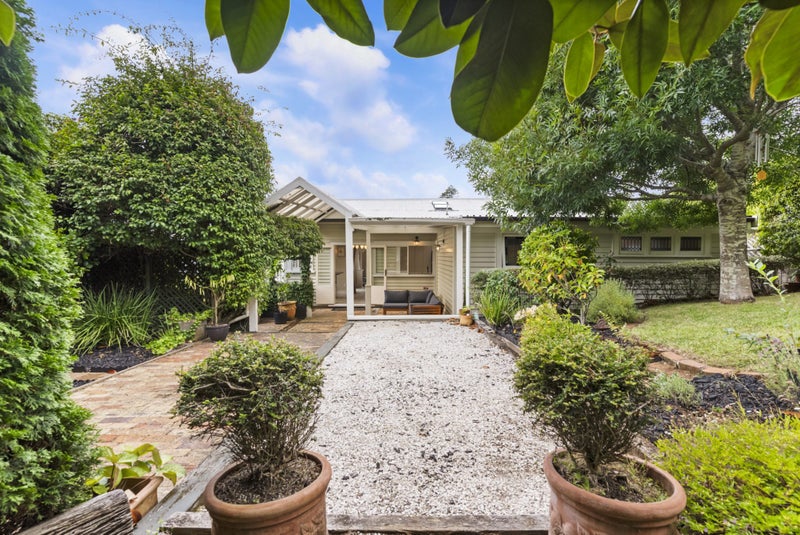 27A Hillsborough Rd, Mount Roskill, Auckland - Carousel 1