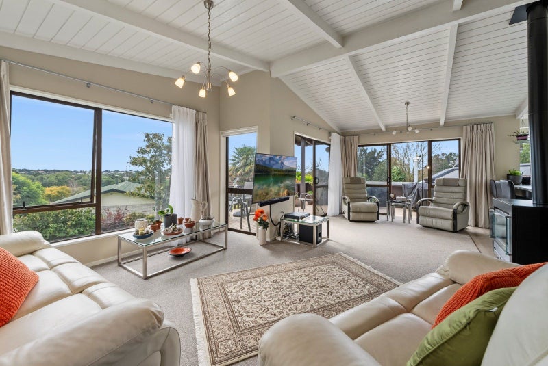 38 Victory Street, Welcome Bay, Tauranga - Carousel 2