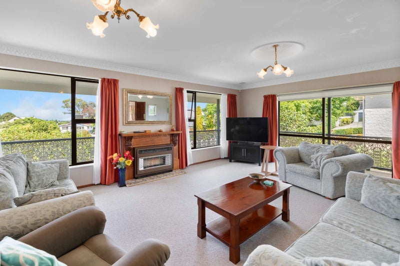 11 Linda Place, Saint Johns Hill, Whanganui - Carousel 2