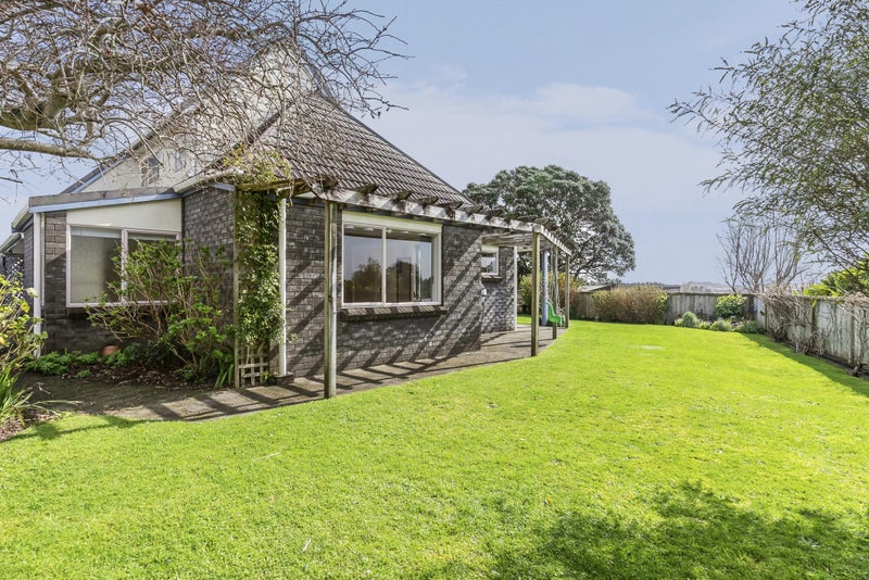 11B Redwood Crescent, Hurdon, New Plymouth - Carousel 1
