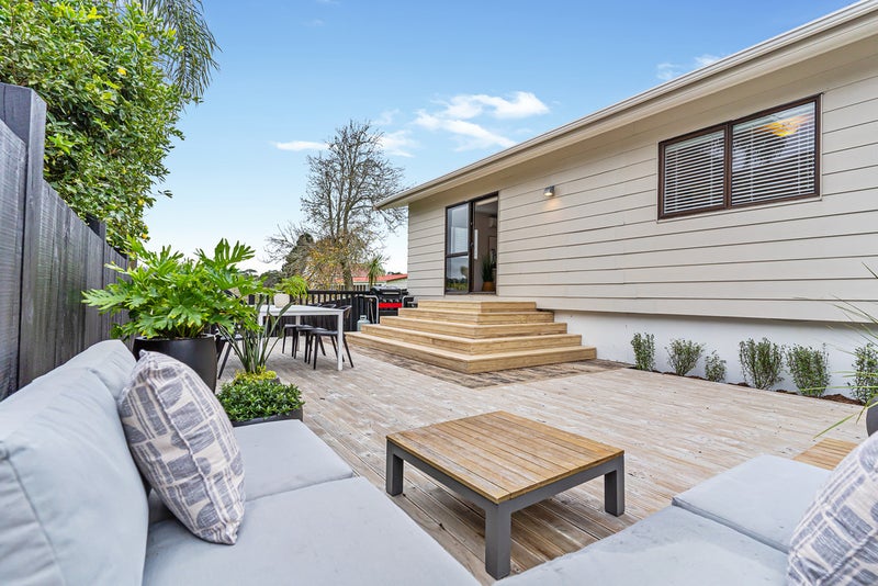 1/92 Beach Haven Road, Beach Haven, Auckland - Carousel 2