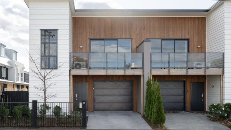 1/45 Cook Street, Hamilton East, Hamilton - Carousel 1