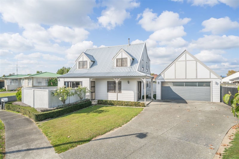 9 Bruce Place, Highbury, Palmerston North - Carousel 1