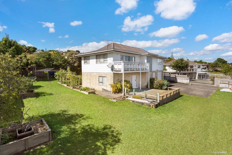 126 Aviemore Drive, Highland Park, Auckland - Carousel 2