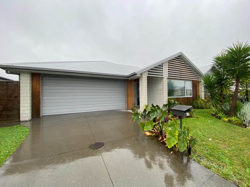 28 Awataha Crescent, Pyes Pa, Tauranga - Carousel 1