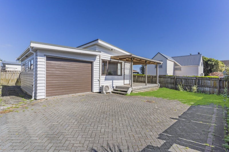 135//135A Pigeon Mountain Rd, Half Moon Bay, Manukau - Carousel 1