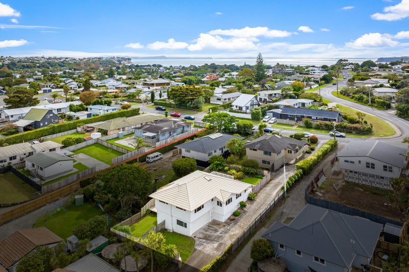 16A Zealandia Road, Manly, Whangaparaoa - Carousel 1