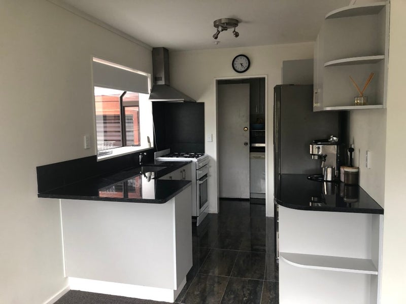2/11 Fergusson Street, Waterloo, Lower Hutt - Carousel 2