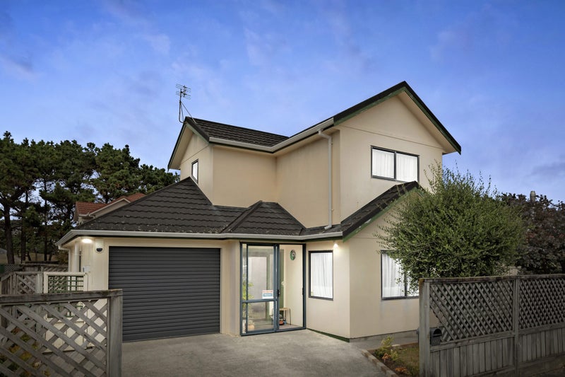 440 Broadway, Miramar, Wellington - Carousel 1