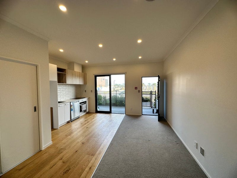 1/2 Mahalo Avenue, Wiri, Auckland - Carousel 2