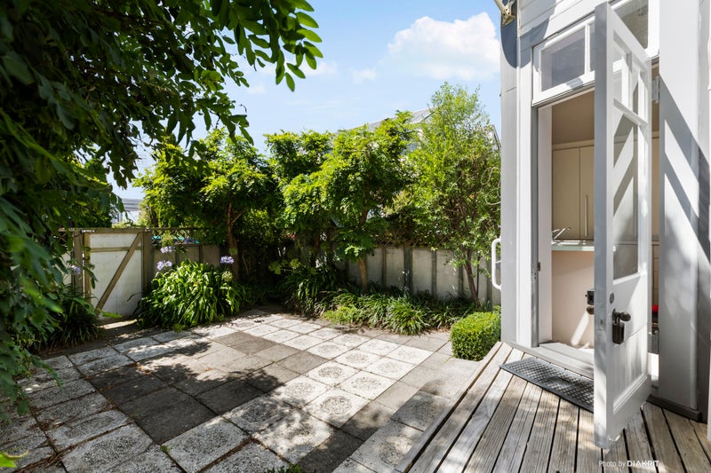 26A Hobson Street, Thorndon, Wellington - Carousel 1